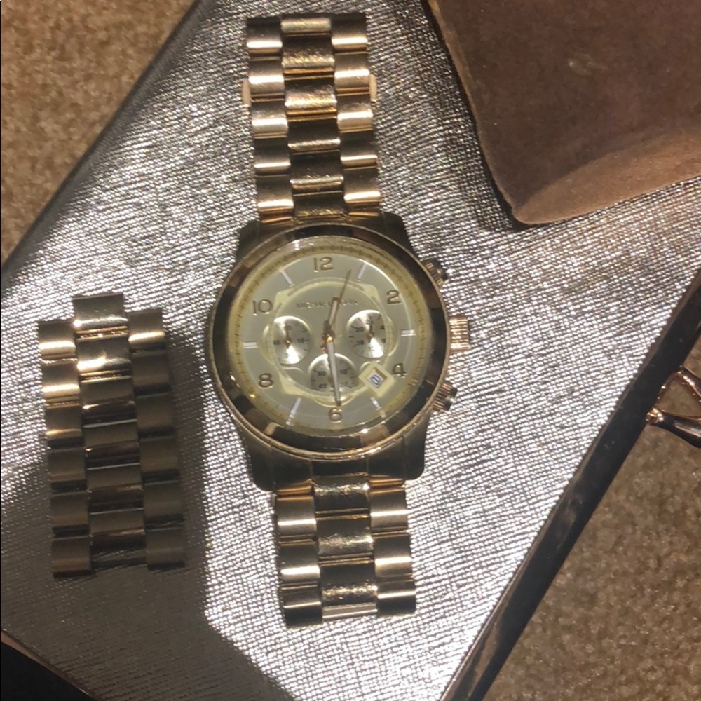 MK WATCH - Picture 2 of 4
